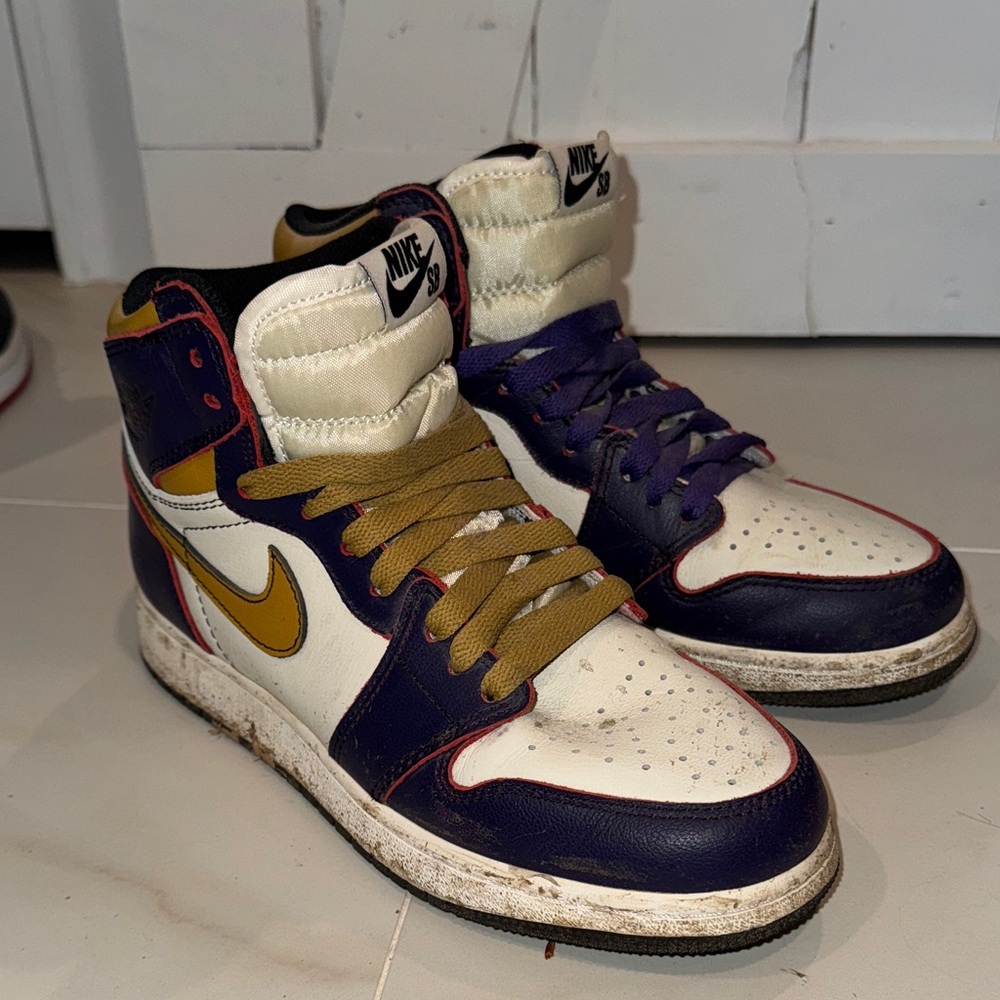 Nike SB High-Top Sneakers in White, Navy, Gold